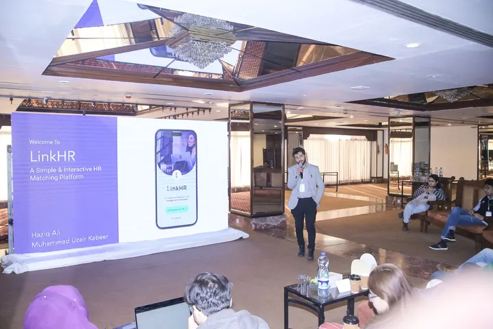 Pitching LinkHR, the matching platform that started as a final-year project.